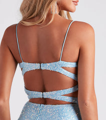 Minivestido ajustado con cuello halter metalizado