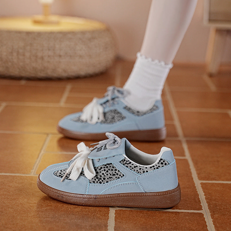 Lässiger Sneaker mit Stern-Leoparden-Print