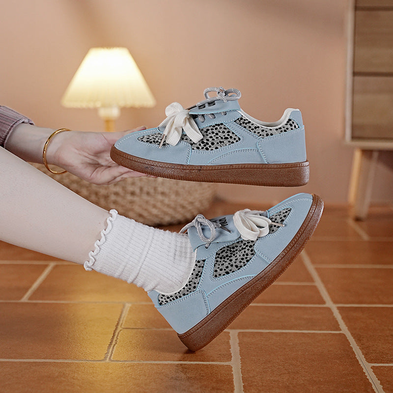 Lässiger Sneaker mit Stern-Leoparden-Print