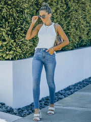 Vervet by Flying Monkey – Never Too Late – Kurze Jeans in voller Größe mit ungesäumtem Saum