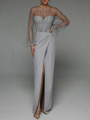 Vestido de novia con mangas abullonadas, sin tirantes y brillo brillante