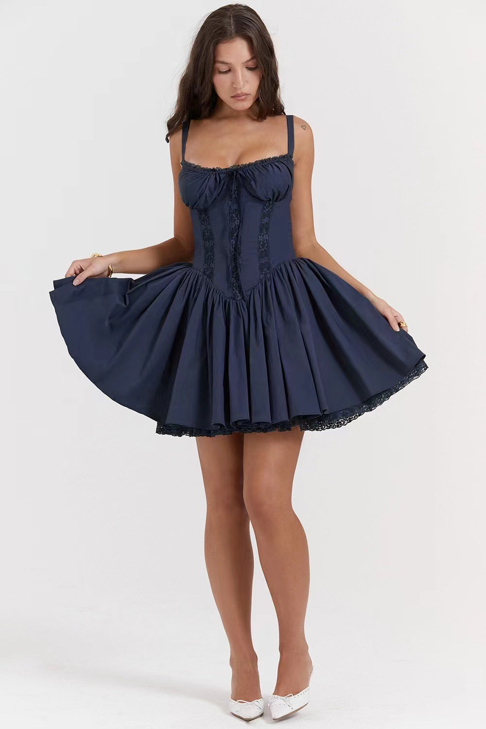 Vestido de fiesta mini sin mangas con corsé de encaje, cintura baja y escote en forma de corazón
