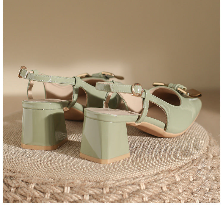 Delilah Slingback-Pumps mit Kette