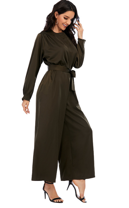 Satin-Jumpsuit mit Pattentasche, Knotensaum und Gürtel