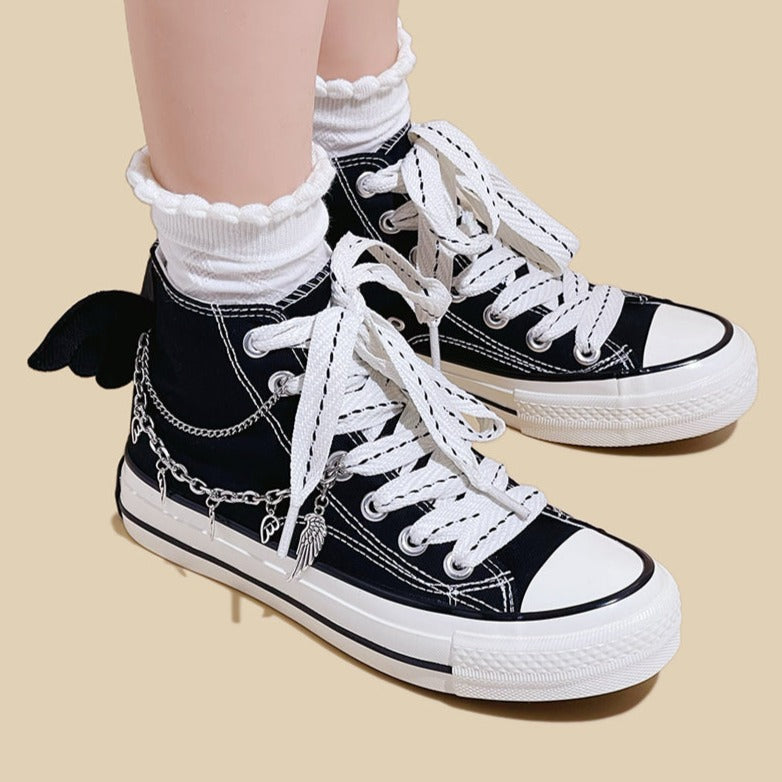 Herren-Sneaker aus Segeltuch mit Metallkette und Fledermausmotiv
