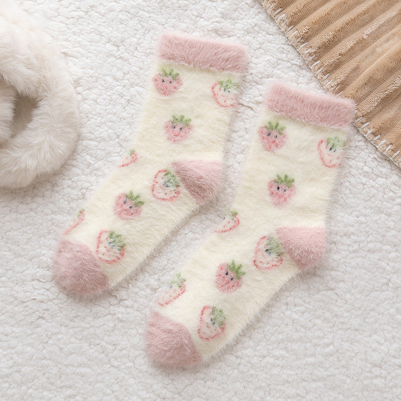 Süße rosa Erdbeermilch-Flauschsocken, 5 Paar