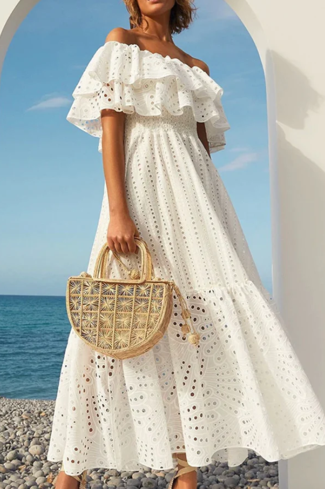Tulum – Schulterfreies Kleid mit Lochstickerei