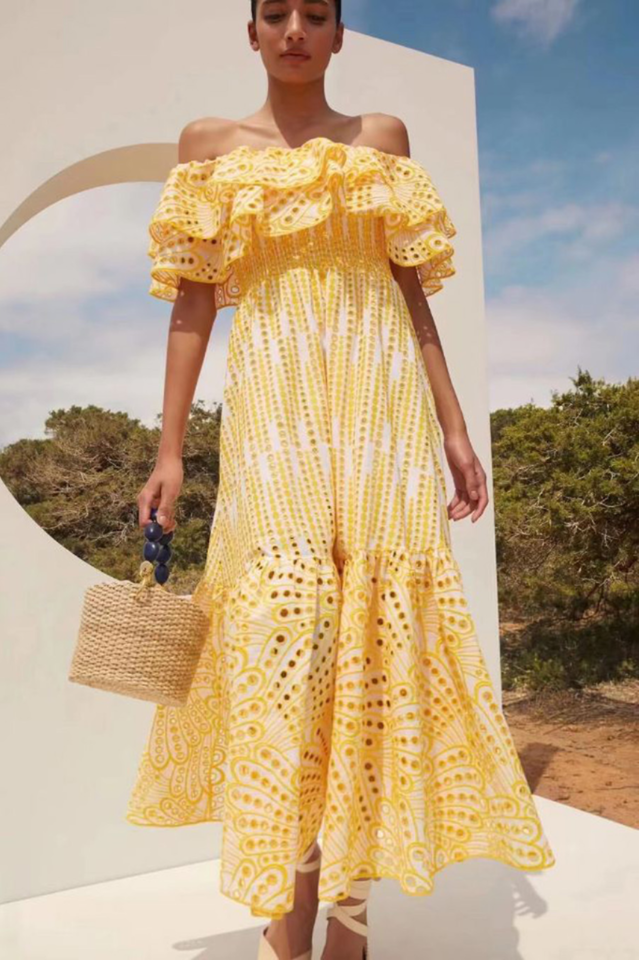 Tulum – Schulterfreies Kleid mit Lochstickerei