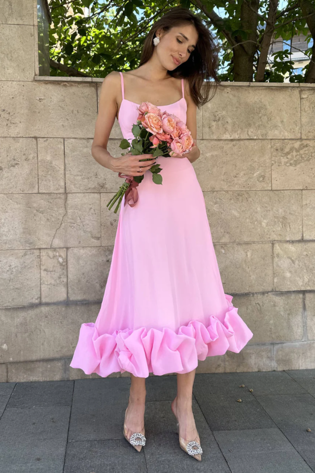 Vestido midi con bustier y volantes