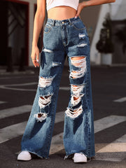 Zerrissene Jeans mit weitem Bein