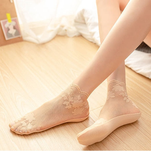 Dünne unsichtbare Spitzensocken