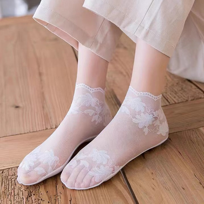 Dünne unsichtbare Spitzensocken
