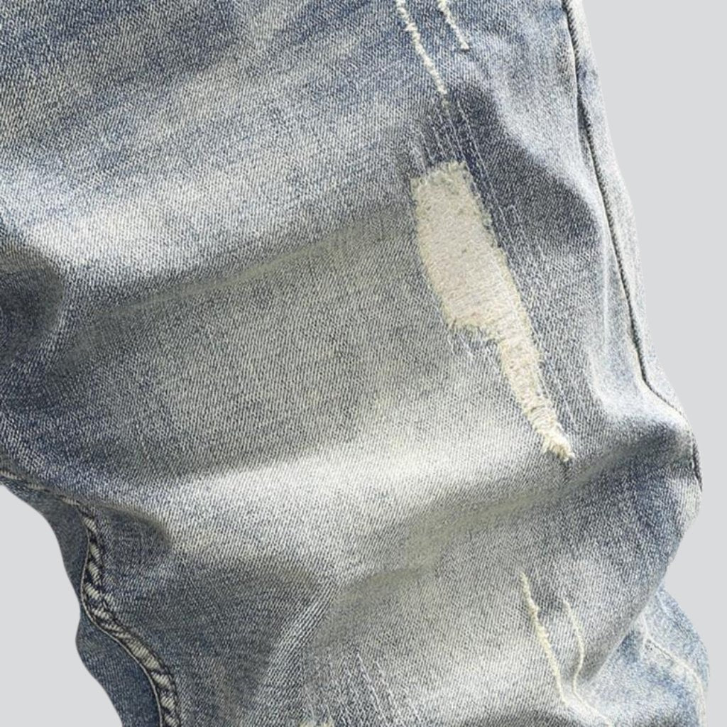 Elastische zerrissene Retro-Jeansshorts