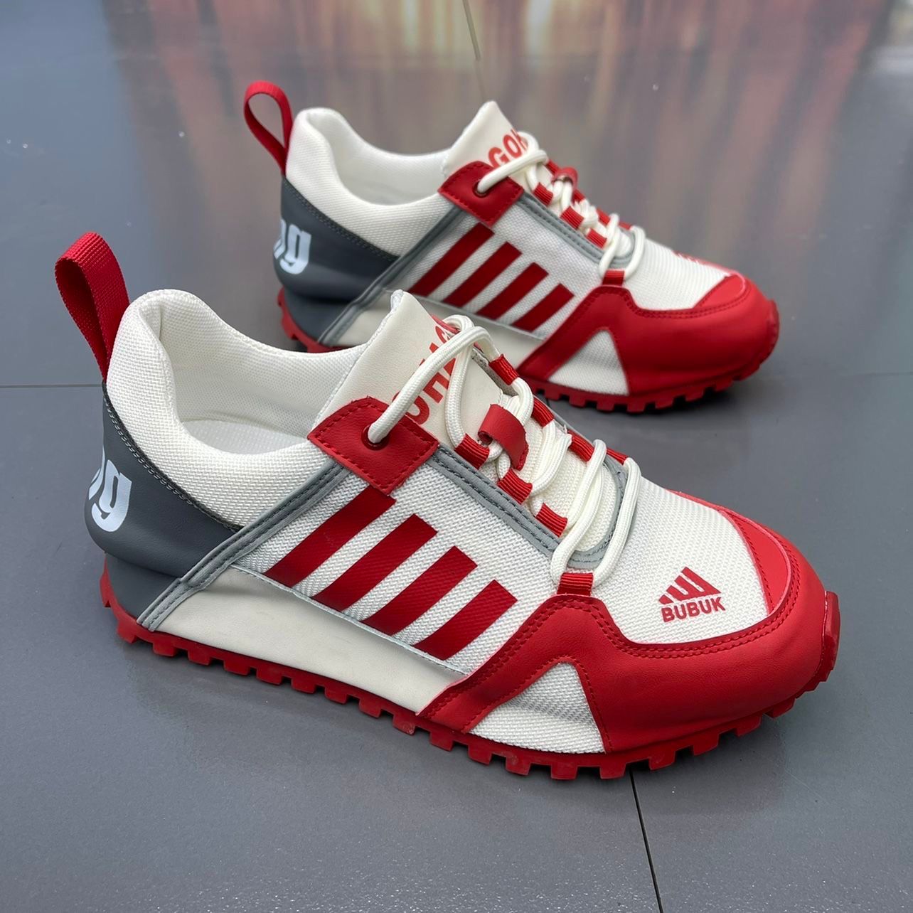 Unisex Bubuk Loafer Sneakers aus dickem Spaltleder mit überkreuzten Schnürsenkeln