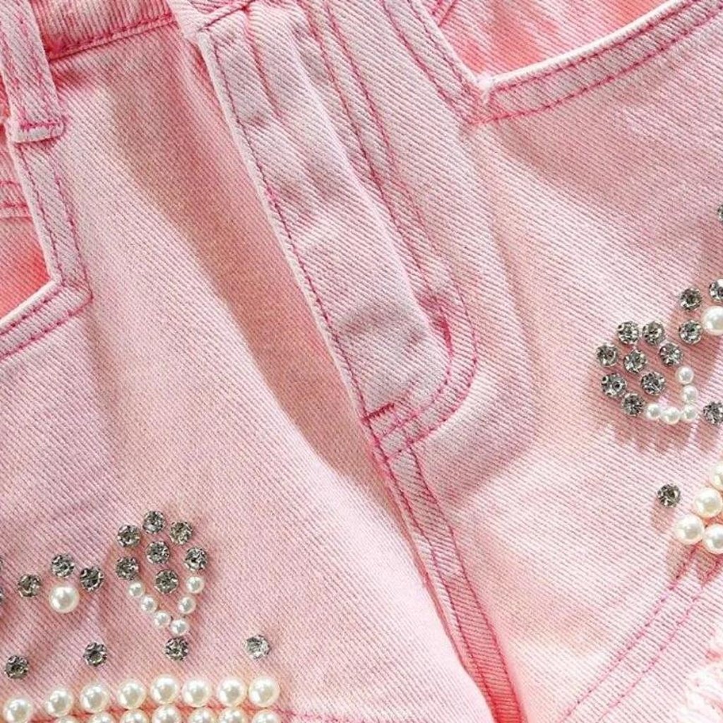 Jeansshorts mit Perlenbesatz und Used-Look