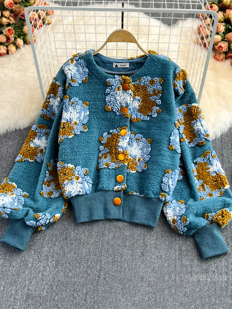 Mantel aus Plüsch mit Blumenknöpfen