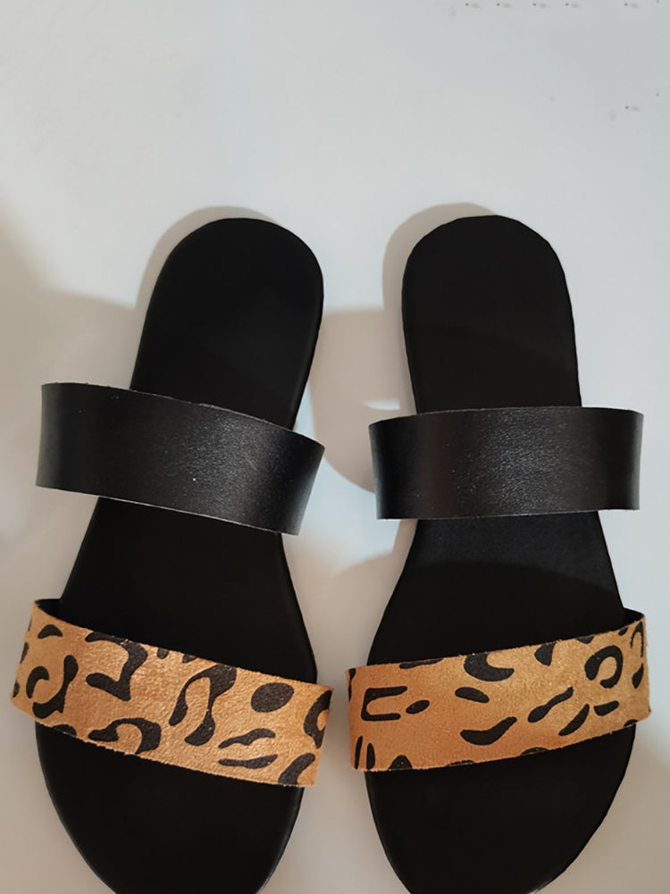 Lässige, flache Slide-Sandalen mit Print