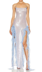 Vestido largo con volantes y tirantes finos en azul cielo