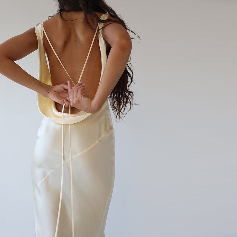 Snowdrop Maxikleid mit tiefem Rückenausschnitt und Wasserfallausschnitt