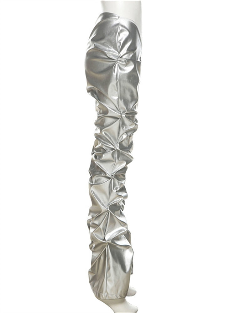 Gianny – Glänzende Bundfaltenhose aus Kunstleder