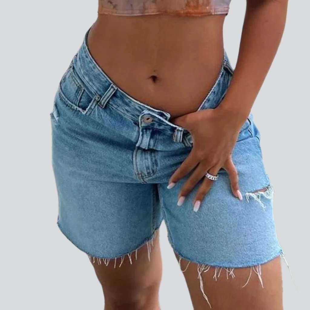 Jeansshorts mit Cut-Out-Bein für Damen