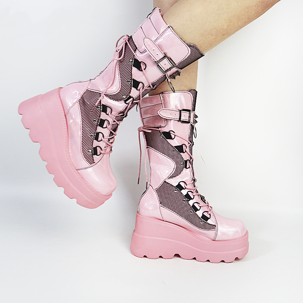 Gothic-Stiefel mit hohem Plateau