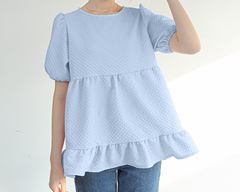 Gestreiftes Top mit Rüschensaum