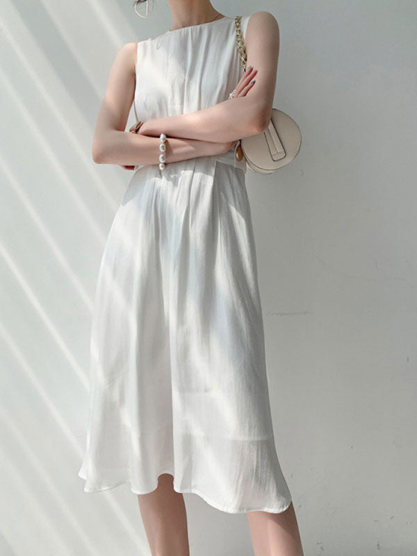 Vestido midi de satén con botones adornados