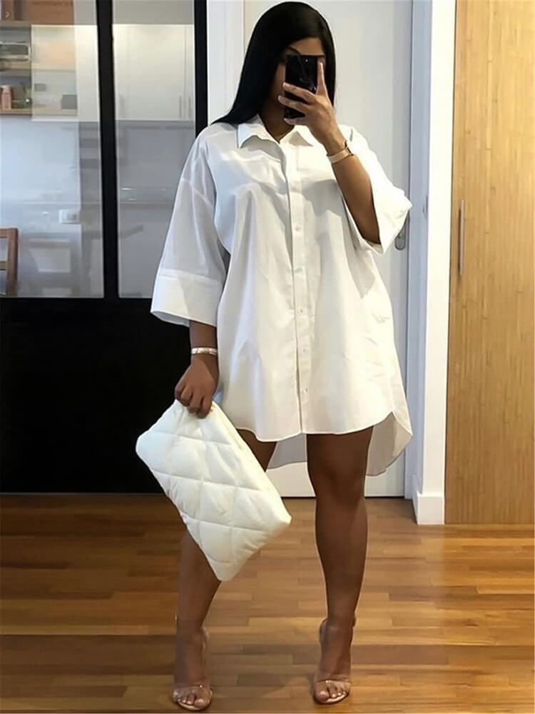 Lässiges, lockeres Hemdkleid mit Knopfleiste