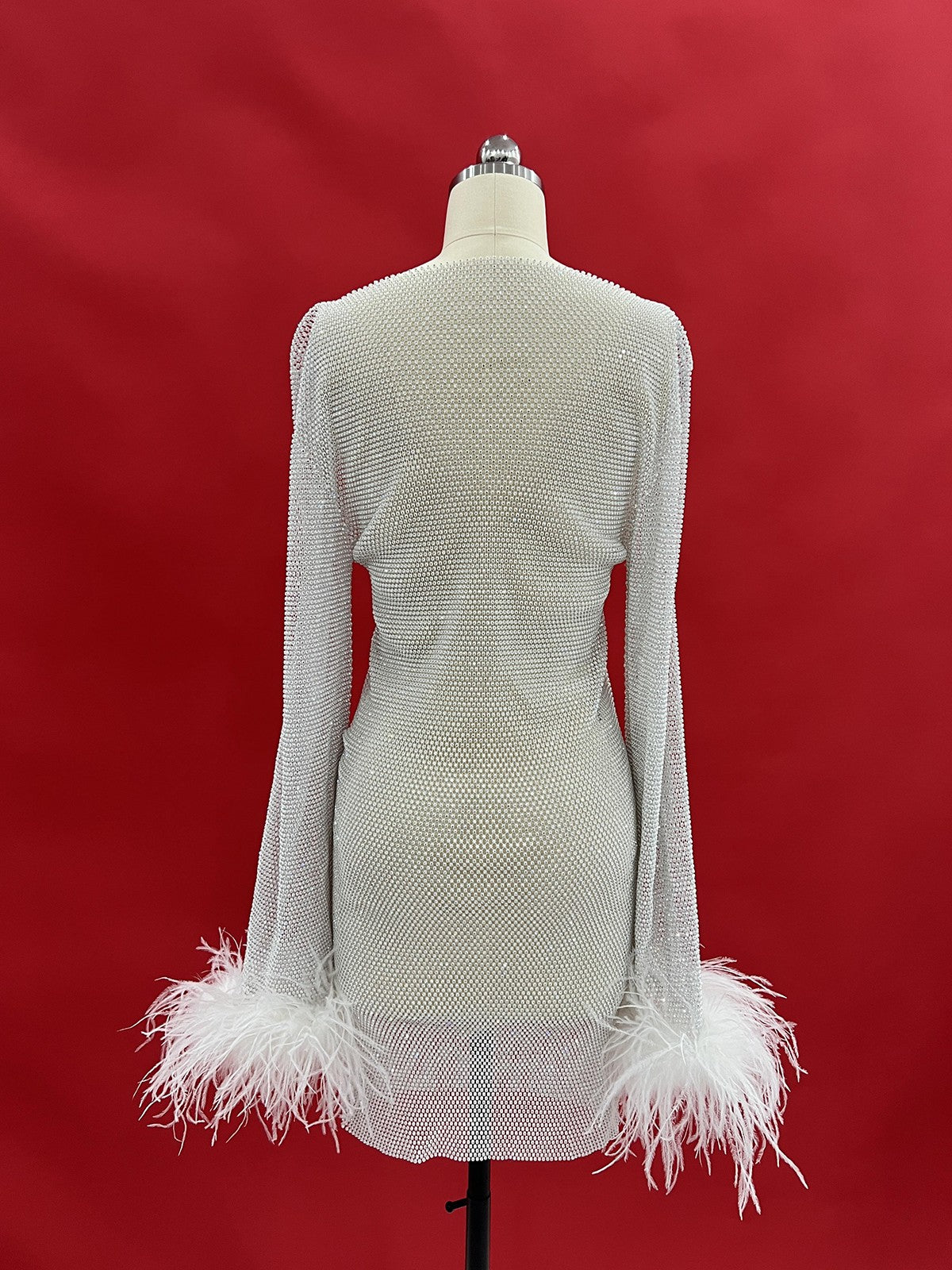 Xanthe – Weißes Minikleid aus Netzstoff mit Strass