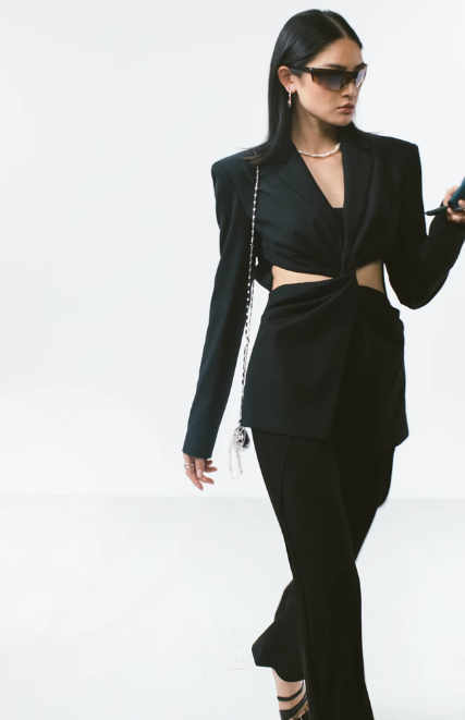 JACKE MIT VERDREHTEN CUT-OUTS - SCHWARZ