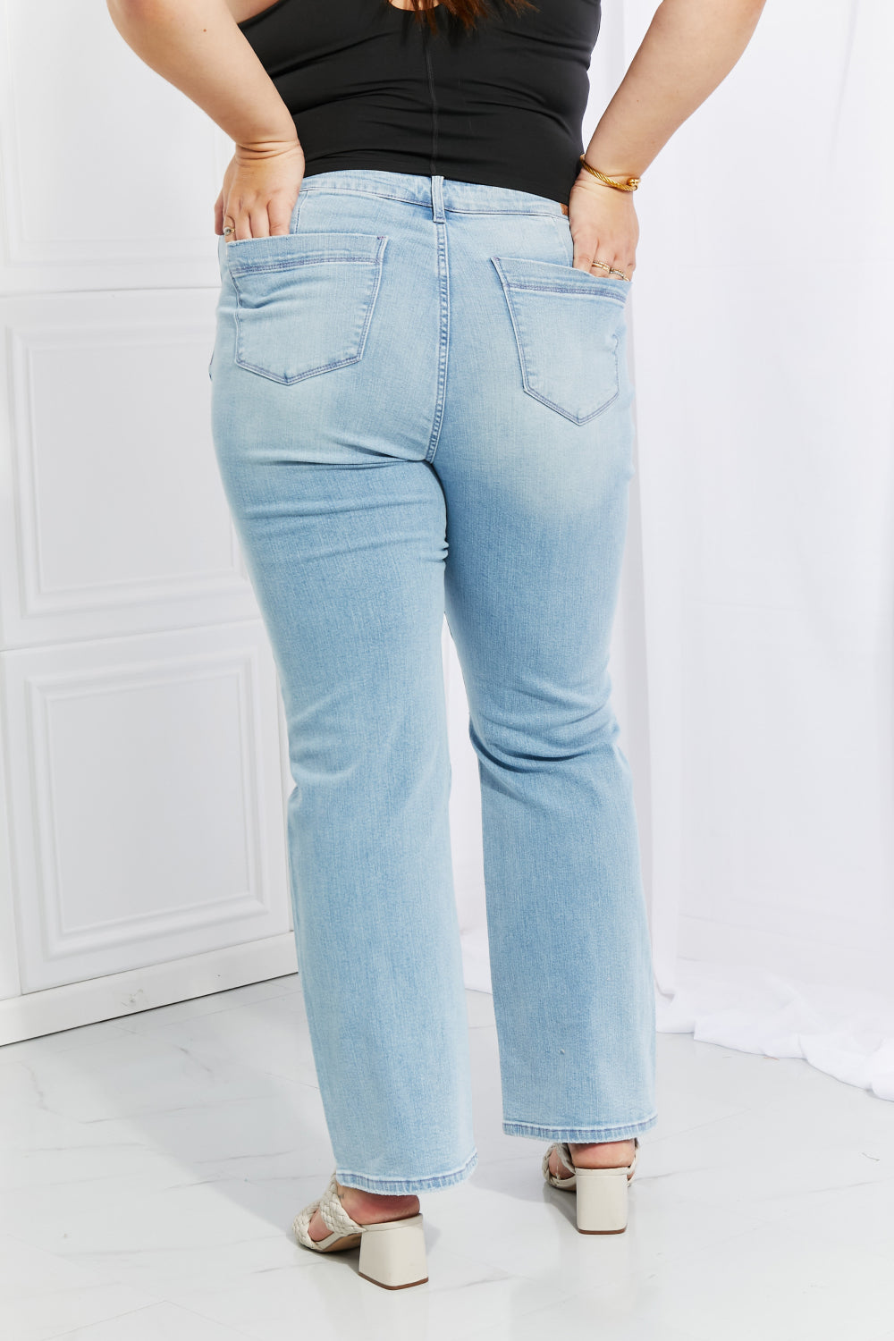 Vaqueros de pierna ancha y cintura alta de talla grande de Judy Blue Harper