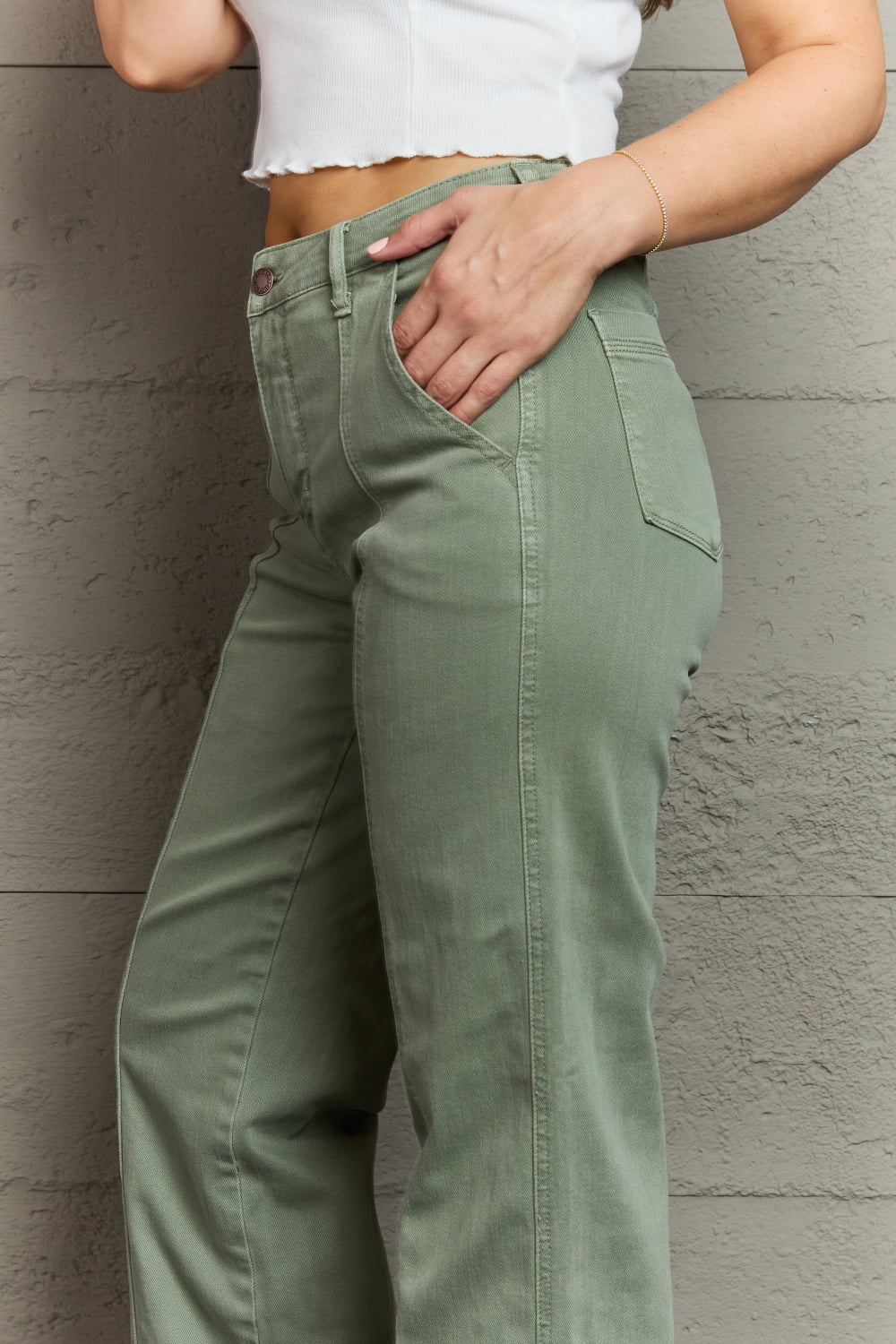 Judy Blue – Alice – Jeans in voller Größe mit hoher Taille und gerader Passform in Vordernaht