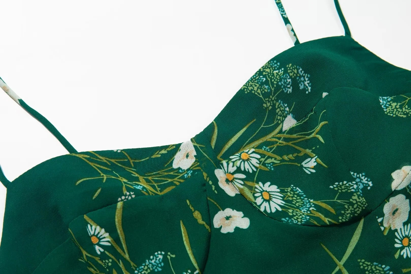 Grünes Midikleid mit Schnürung und Schlitz
