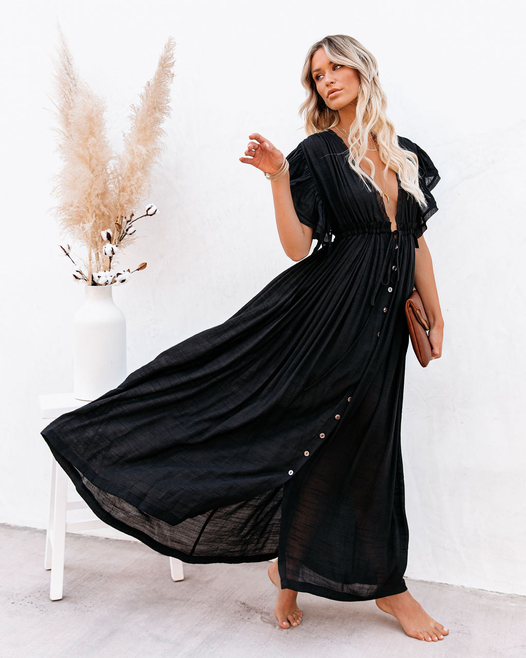 Anika Maxikleid mit Knopfleiste und Rüschen, Taschen - Schwarz