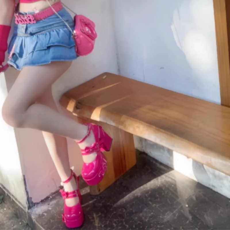 Latform Heels