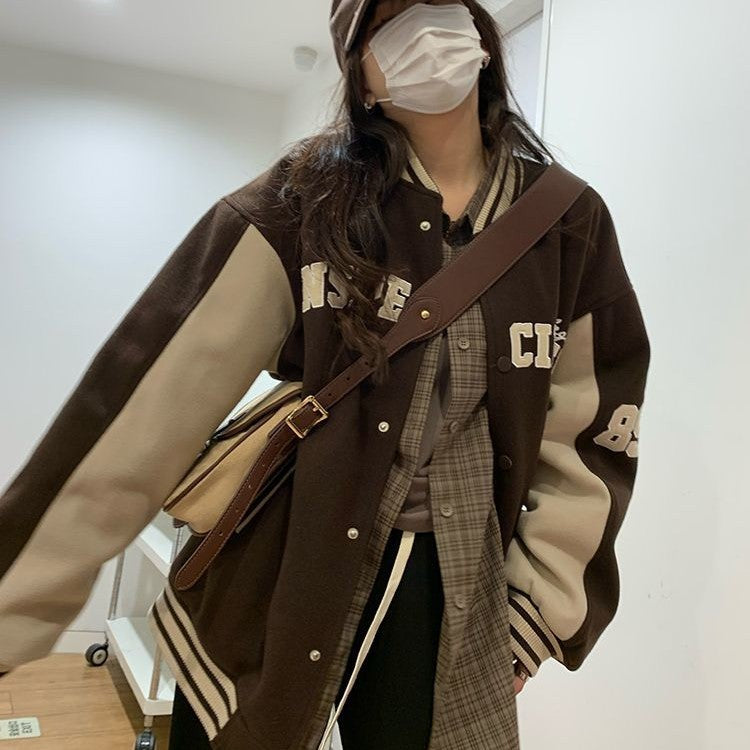 Wattierte Collegejacke im Vintage-Stil mit Logo-Stickerei