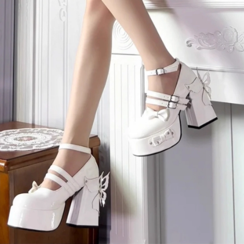 Latform Heels