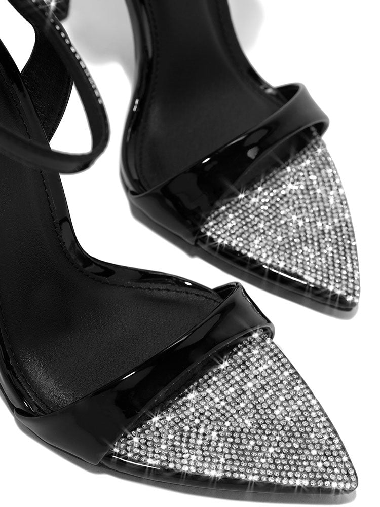 Spitz zulaufende Pumps mit Strass