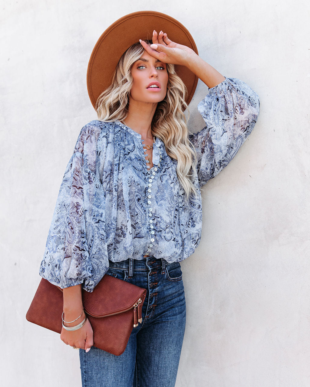 Blusa corta con botones y estampado azul con felicidad - VENTA FINAL 