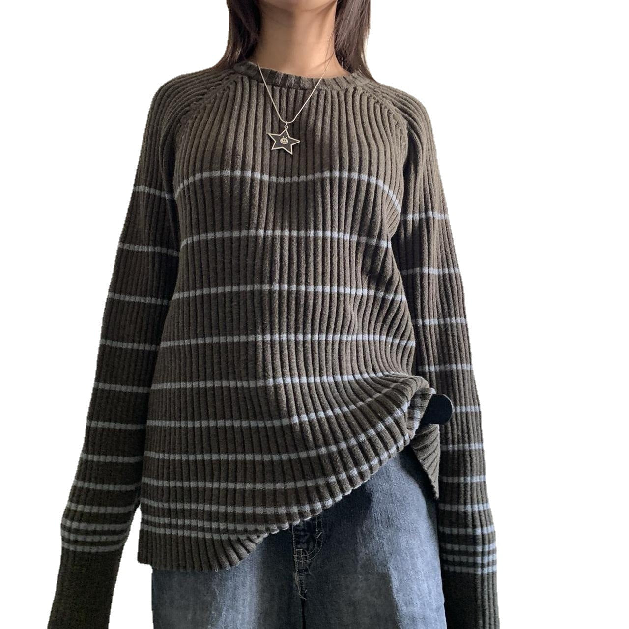 Gestreifter Rippenpullover