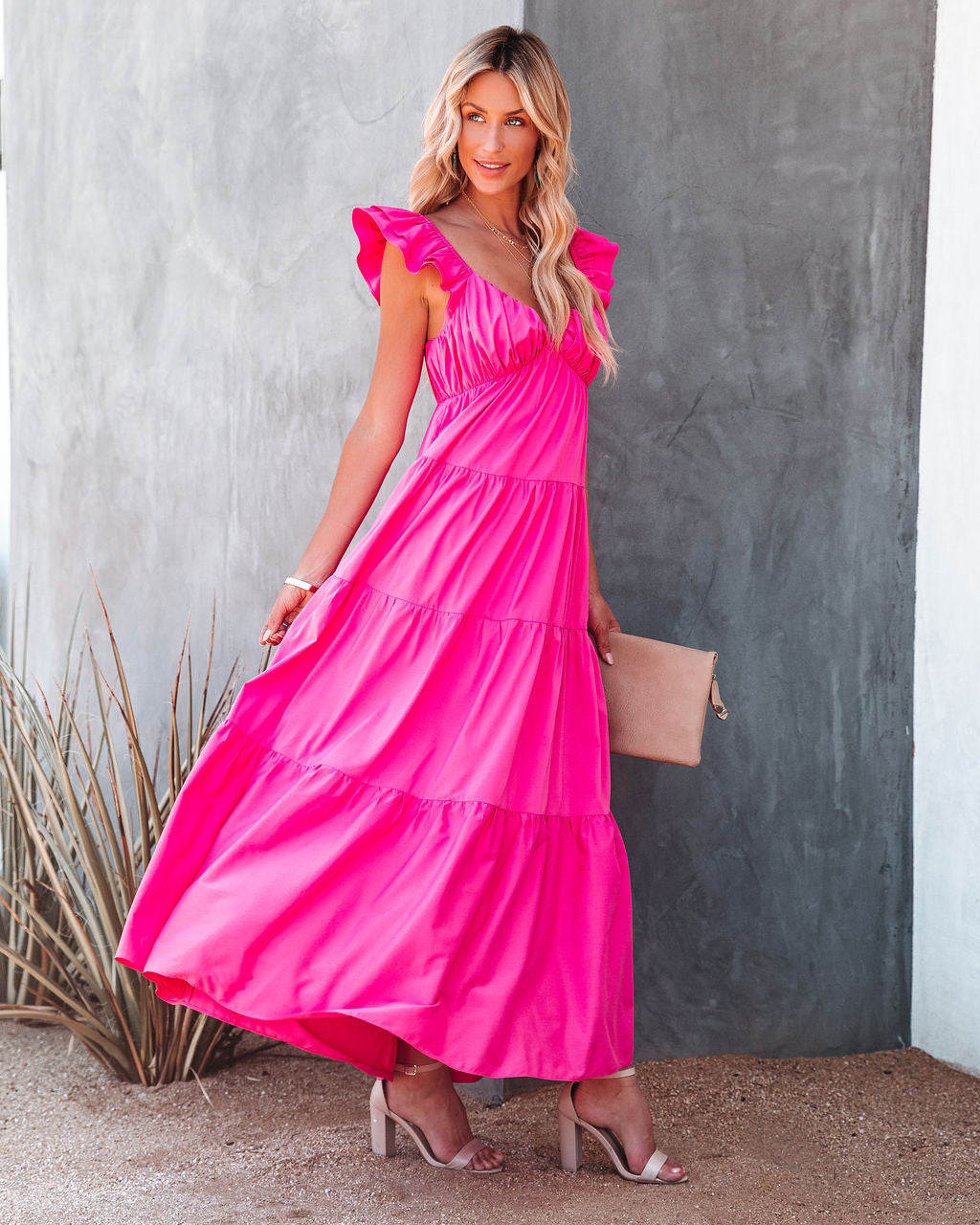Caprice – Gestuftes Maxikleid mit Rüschen