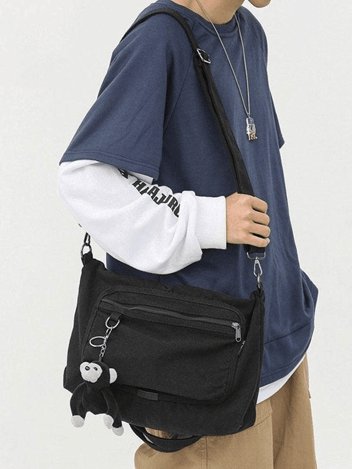 Bolso de hombro vintage con colgante de dibujos animados