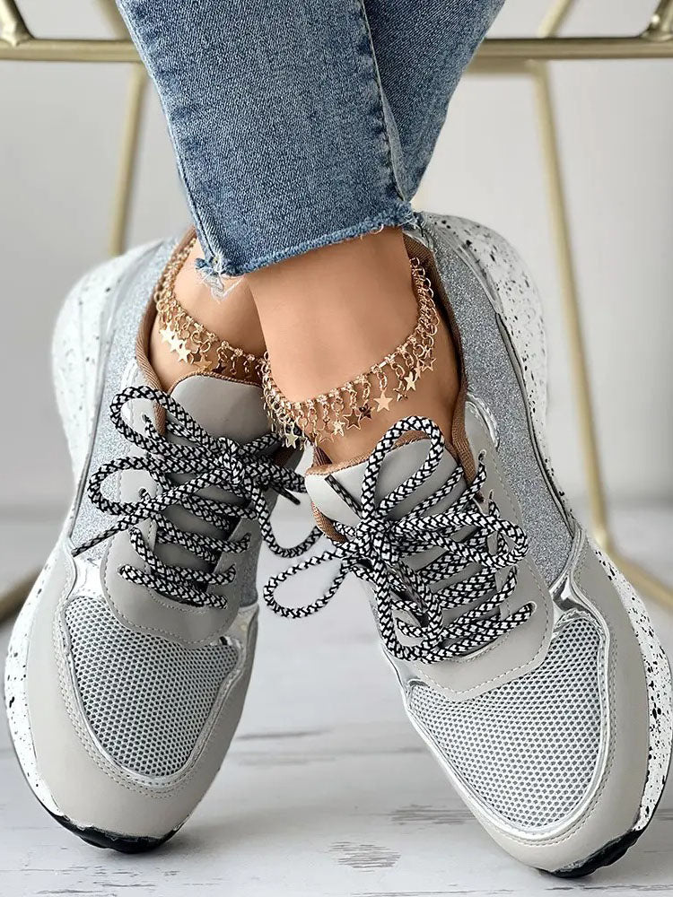 Lässige Sneakers mit Glitzer-Leopardenmuster