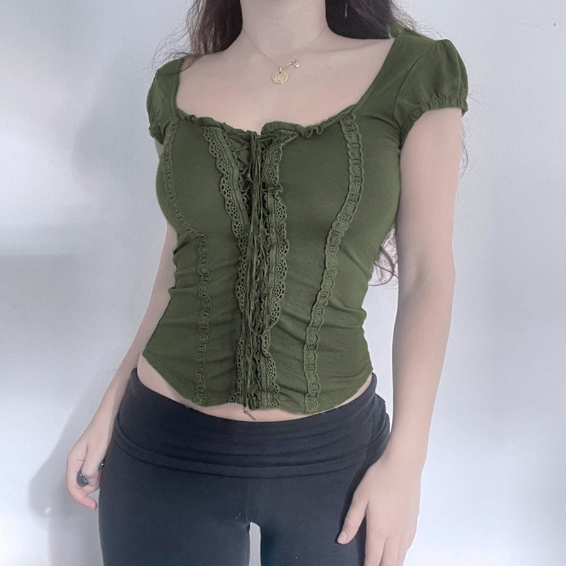Crop Top mit Spitzen-Patchwork und Fee-Grunge-Muster