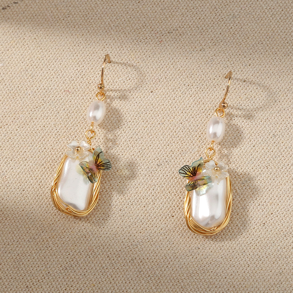 Französische Ohrringe im barocken Hofstil mit Perlen-Schmetterlingsohrringen