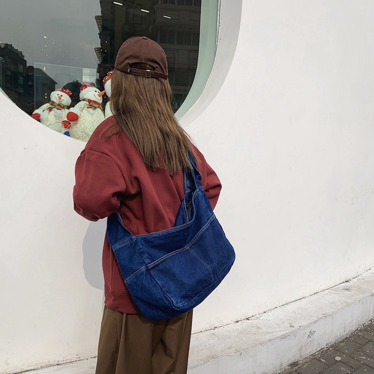 Bolso bandolera grande de mezclilla lavada
