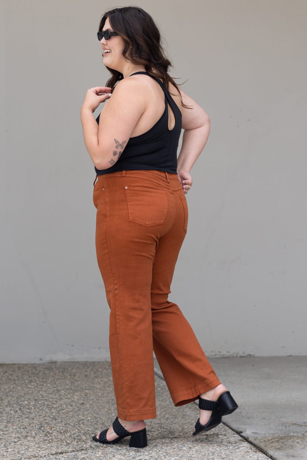 Judy Blue – Feeling Special – Jeans mit Taschen in voller Größe