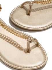 Flache Sandalen mit Metallkette