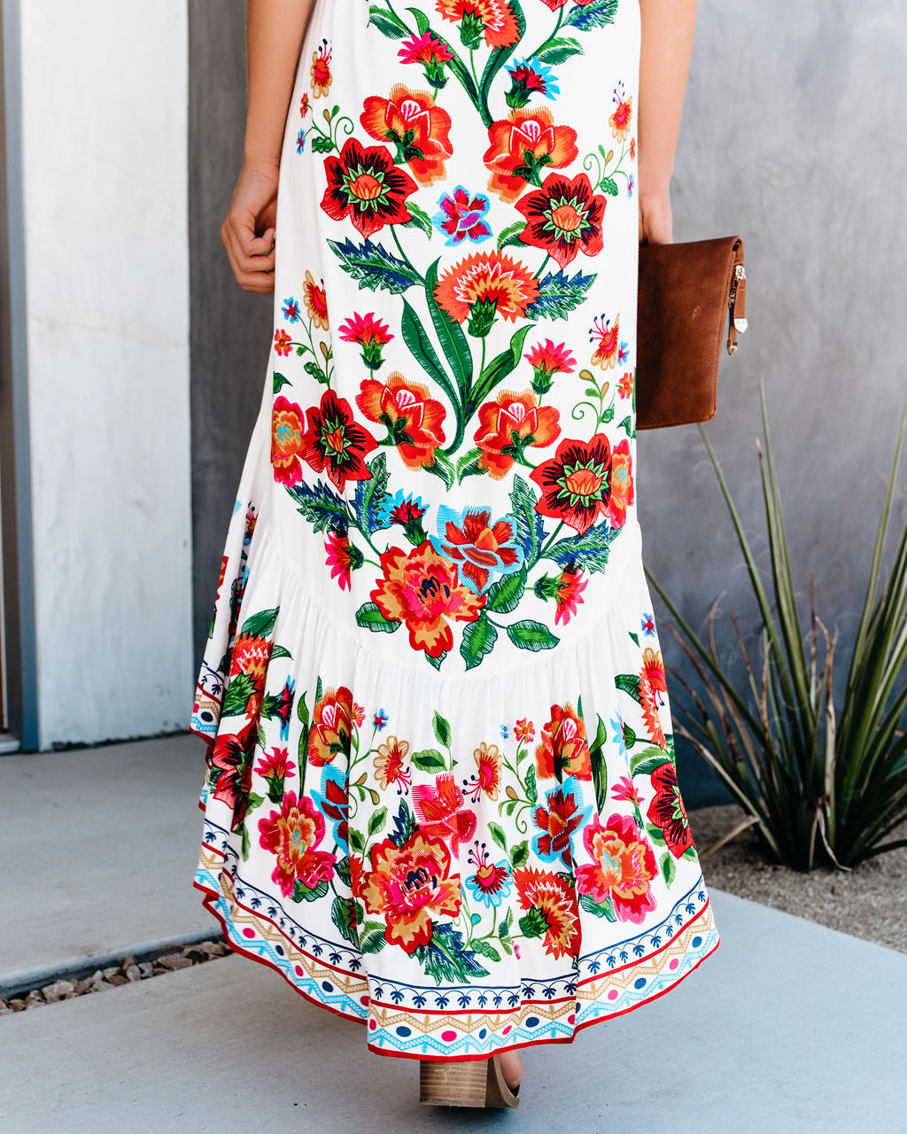 Granada Neckholder-Kleid mit Blumenmuster und hohem Schlitz